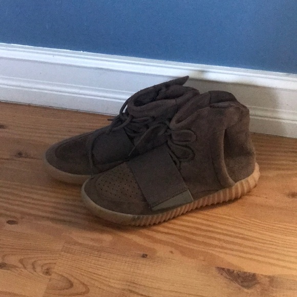 Yeezy’s 750 chocolate - Picture 2 of 4